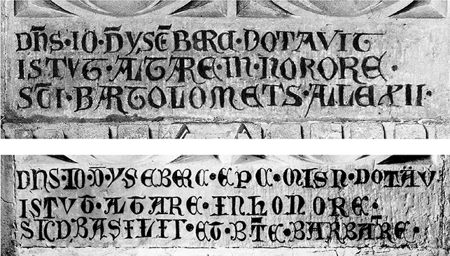 Abb. 3: Meißner Dom, Lettner, Inschriften zu Bischof Johannes von Eisenberg an der zum Chor gewandten Seite, oben: Nordseite, unten: Südseite. Fotos: Martin Riebel.