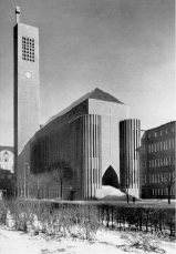 Abb. 5: Berlin, ev. Kirche am Hohenzollernplatz, 1928–1934, Außenbau (aus: Alfred Wiesenhütter, Protestantischer Kirchenbau des deutschen Ostens in Geschichte und Gegenwart, Leipzig 1936, S. 154).